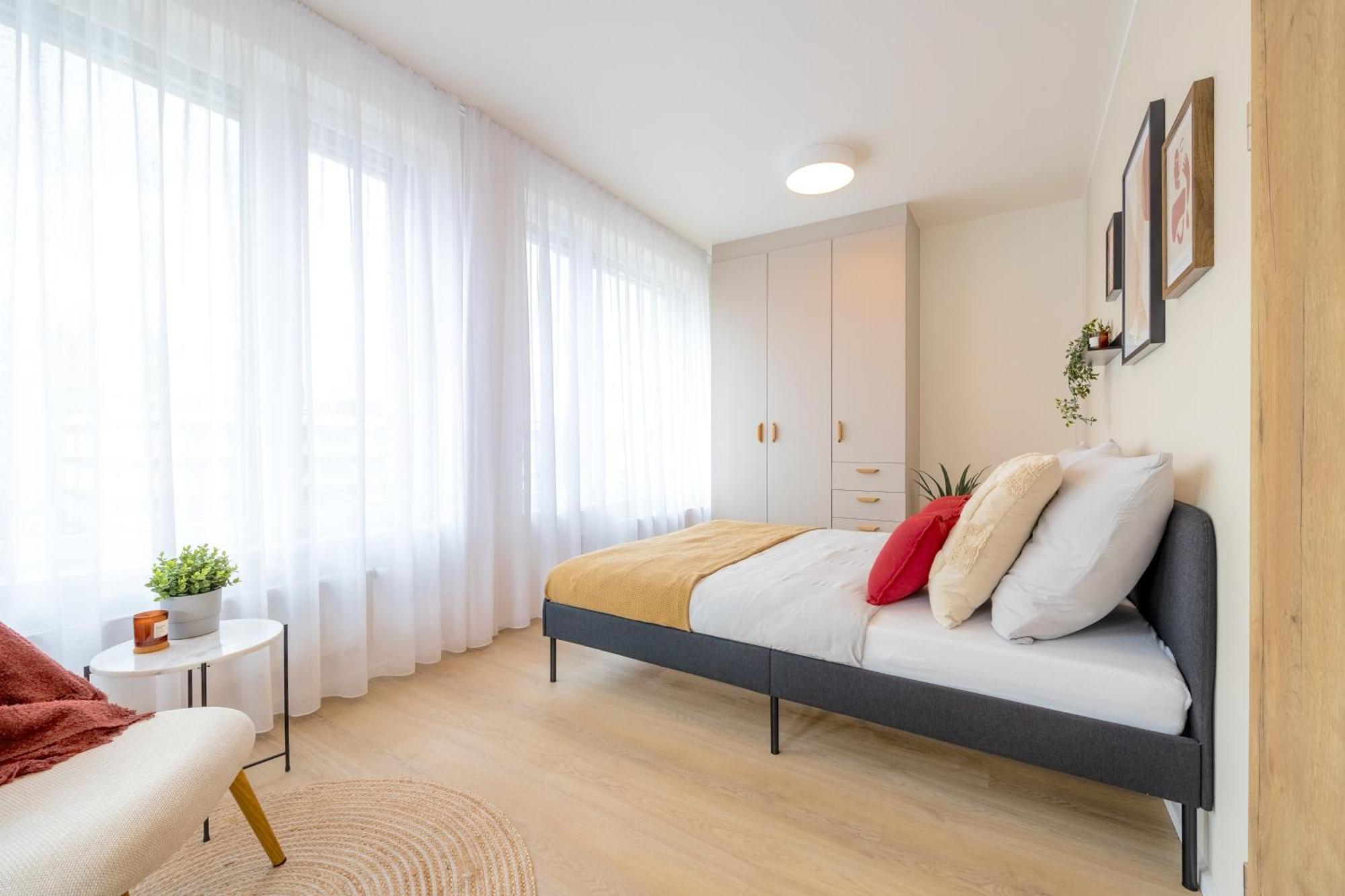 Bright 2Br - 5Th Floor, Balcony, Free Parking By Gravity Prague Lägenhet Exteriör bild