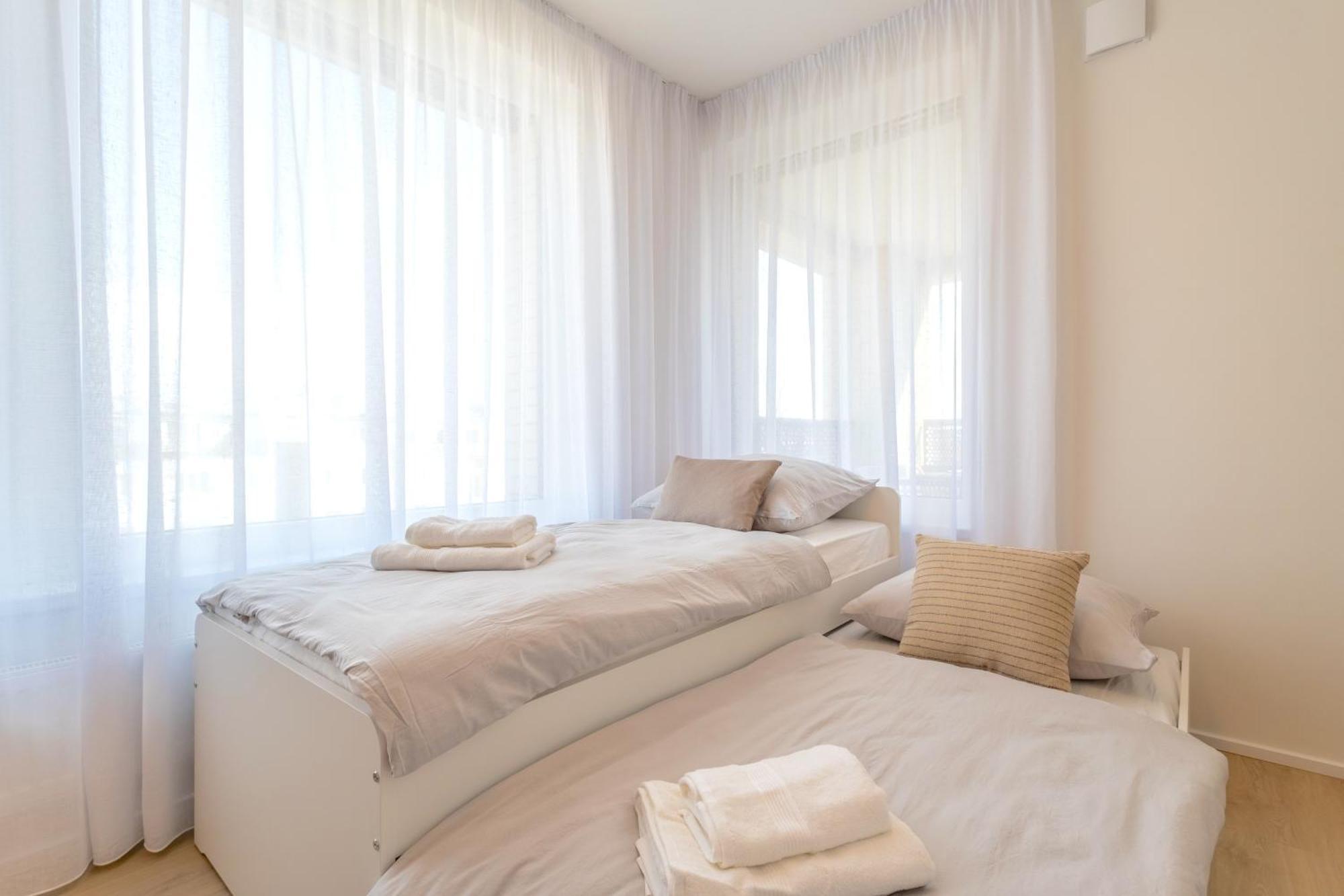 Bright 2Br - 5Th Floor, Balcony, Free Parking By Gravity Prague Lägenhet Exteriör bild