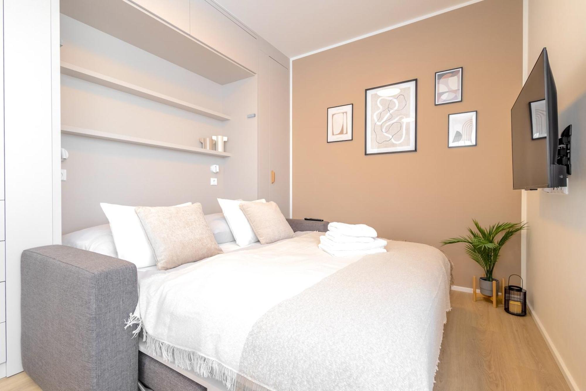 Bright 2Br - 5Th Floor, Balcony, Free Parking By Gravity Prague Lägenhet Exteriör bild