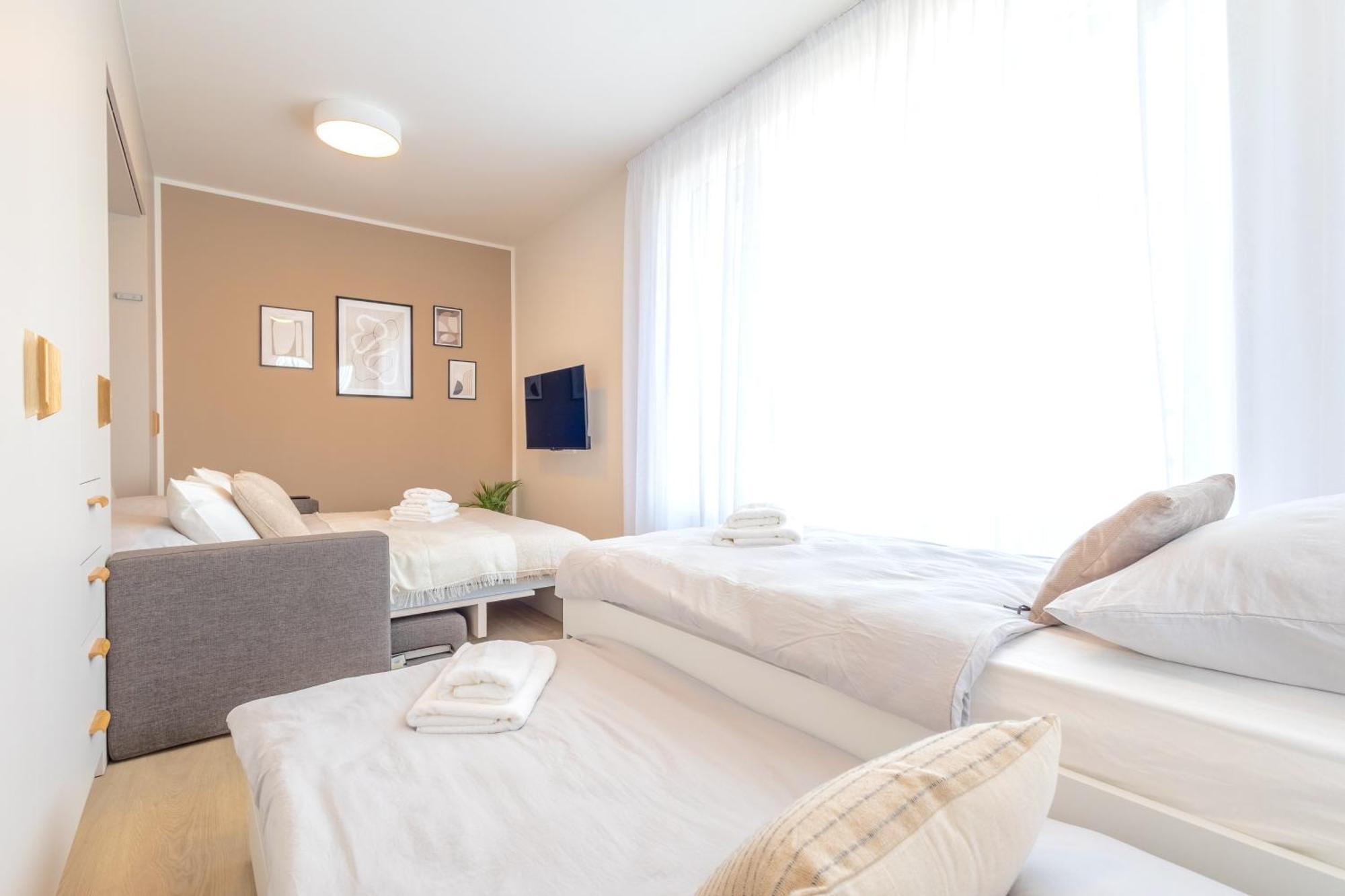 Bright 2Br - 5Th Floor, Balcony, Free Parking By Gravity Prague Lägenhet Exteriör bild