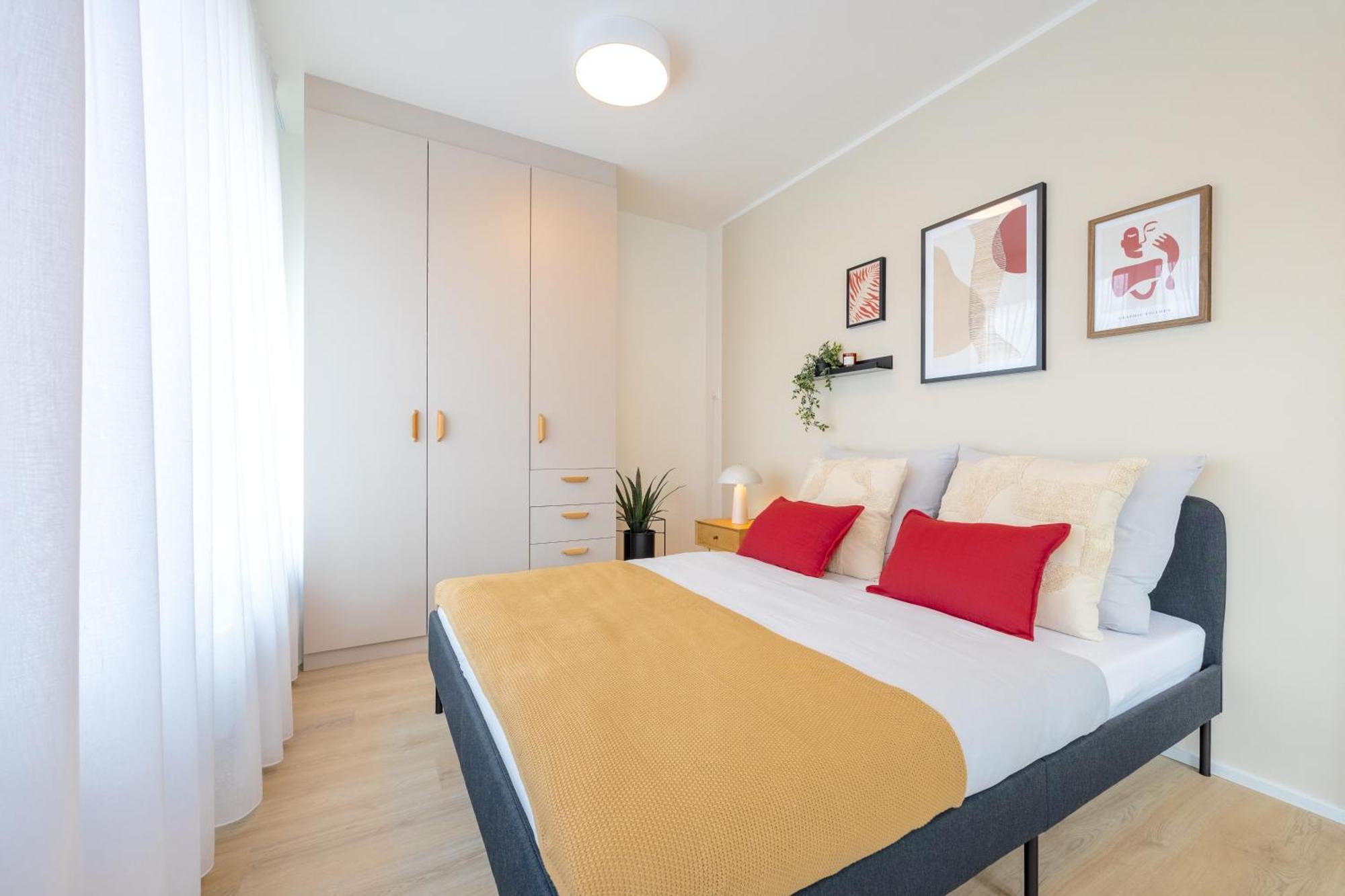 Bright 2Br - 5Th Floor, Balcony, Free Parking By Gravity Prague Lägenhet Exteriör bild