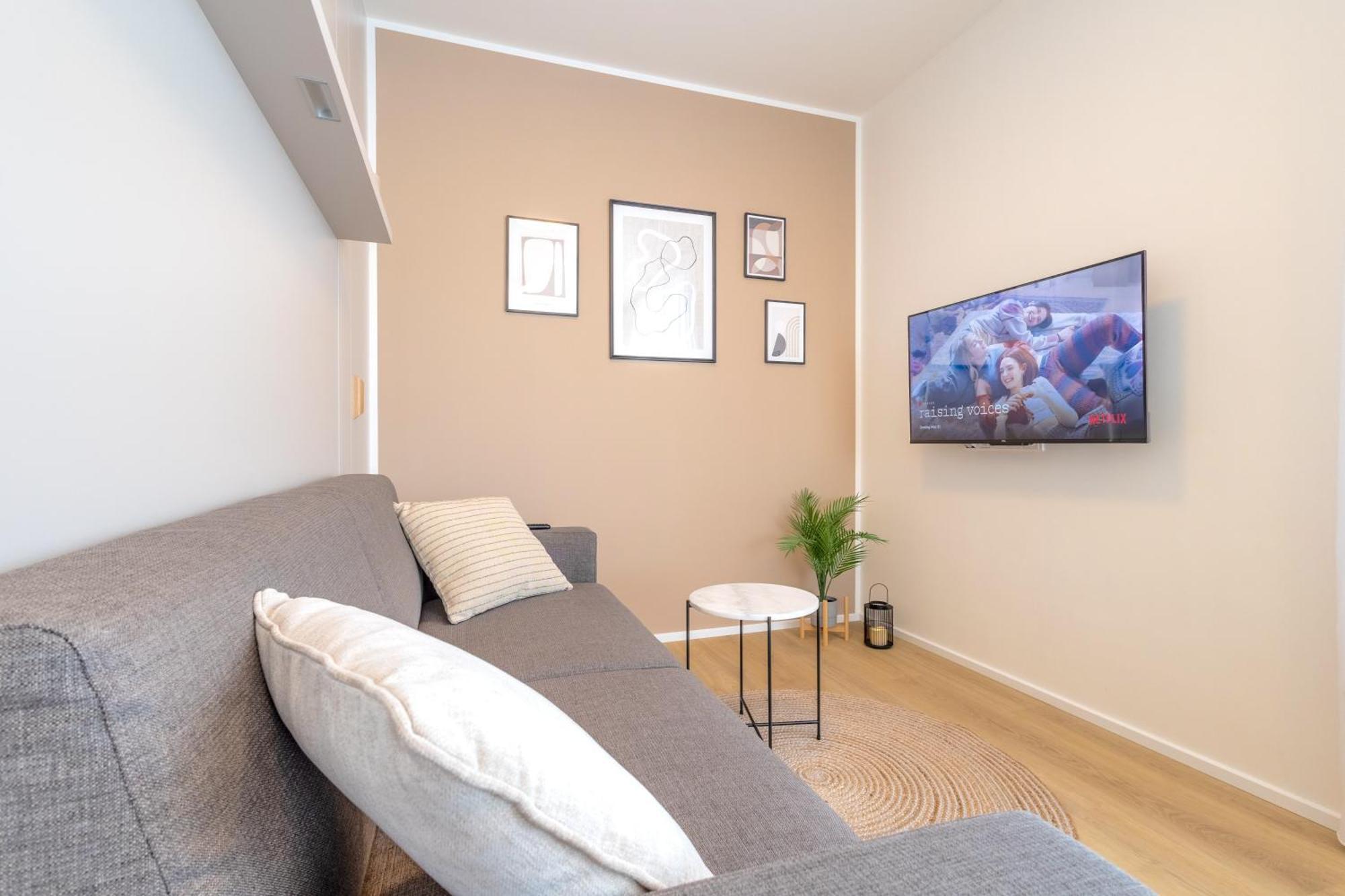 Bright 2Br - 5Th Floor, Balcony, Free Parking By Gravity Prague Lägenhet Exteriör bild