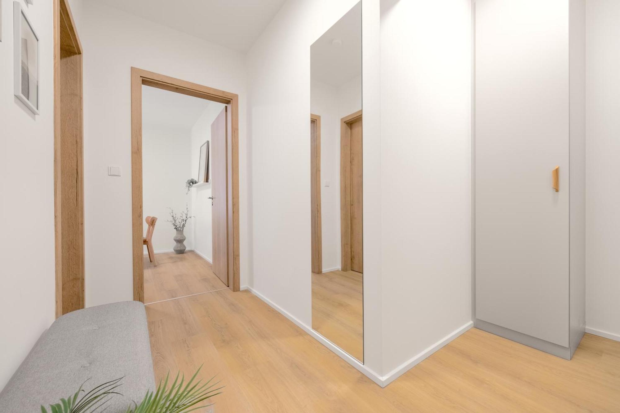Bright 2Br - 5Th Floor, Balcony, Free Parking By Gravity Prague Lägenhet Exteriör bild